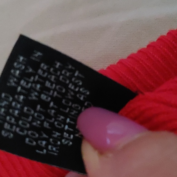 Cyrus sweater Red sz.S nwt - Picture 3 of 4